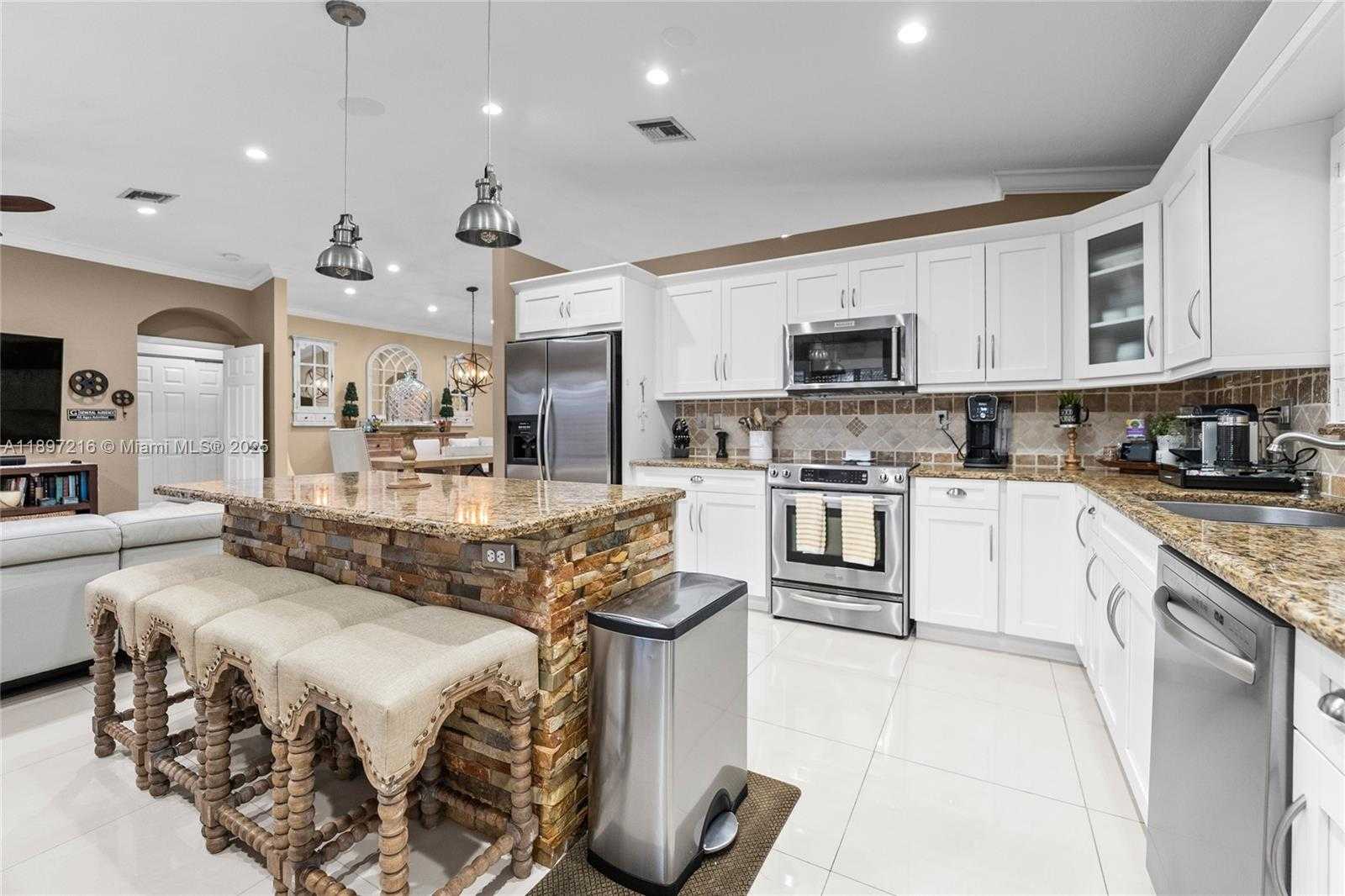 Small Image of 13925 SOUTH WEST 155TH CT #13925, Miami Number 36