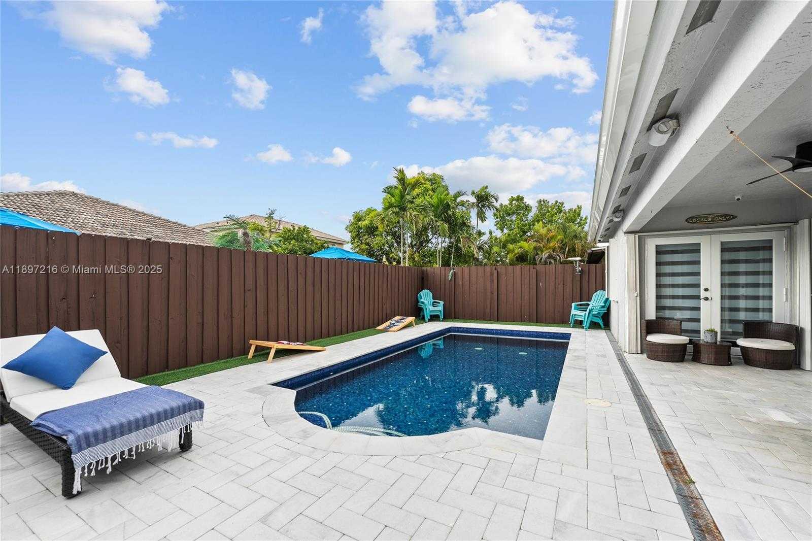 Small Image of 13925 SOUTH WEST 155TH CT #13925, Miami Number 5