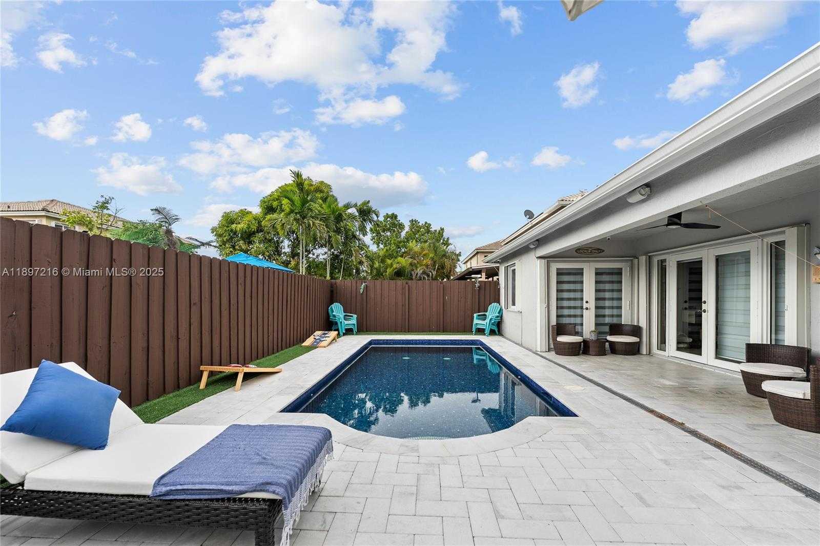 Small Image of 13925 SOUTH WEST 155TH CT #13925, Miami Number 6