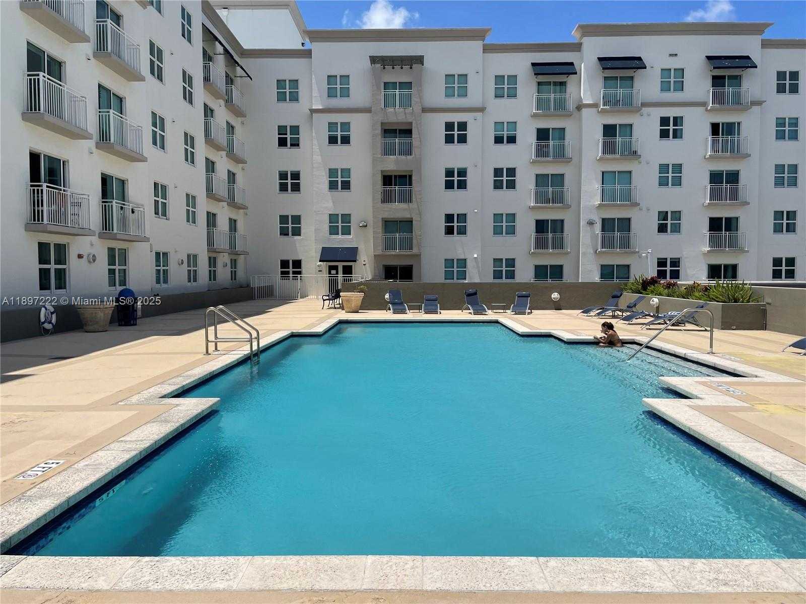 Small Image of 50 MENORES AVE #425, Coral Gables Number 2