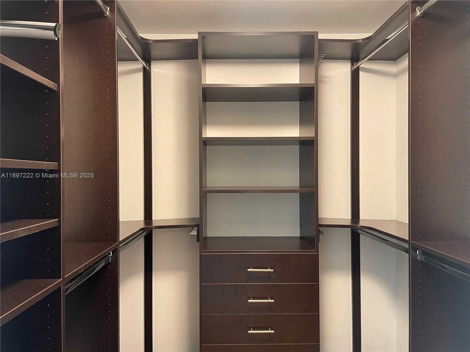 Small Image of 50 MENORES AVE #425, Coral Gables Number 5