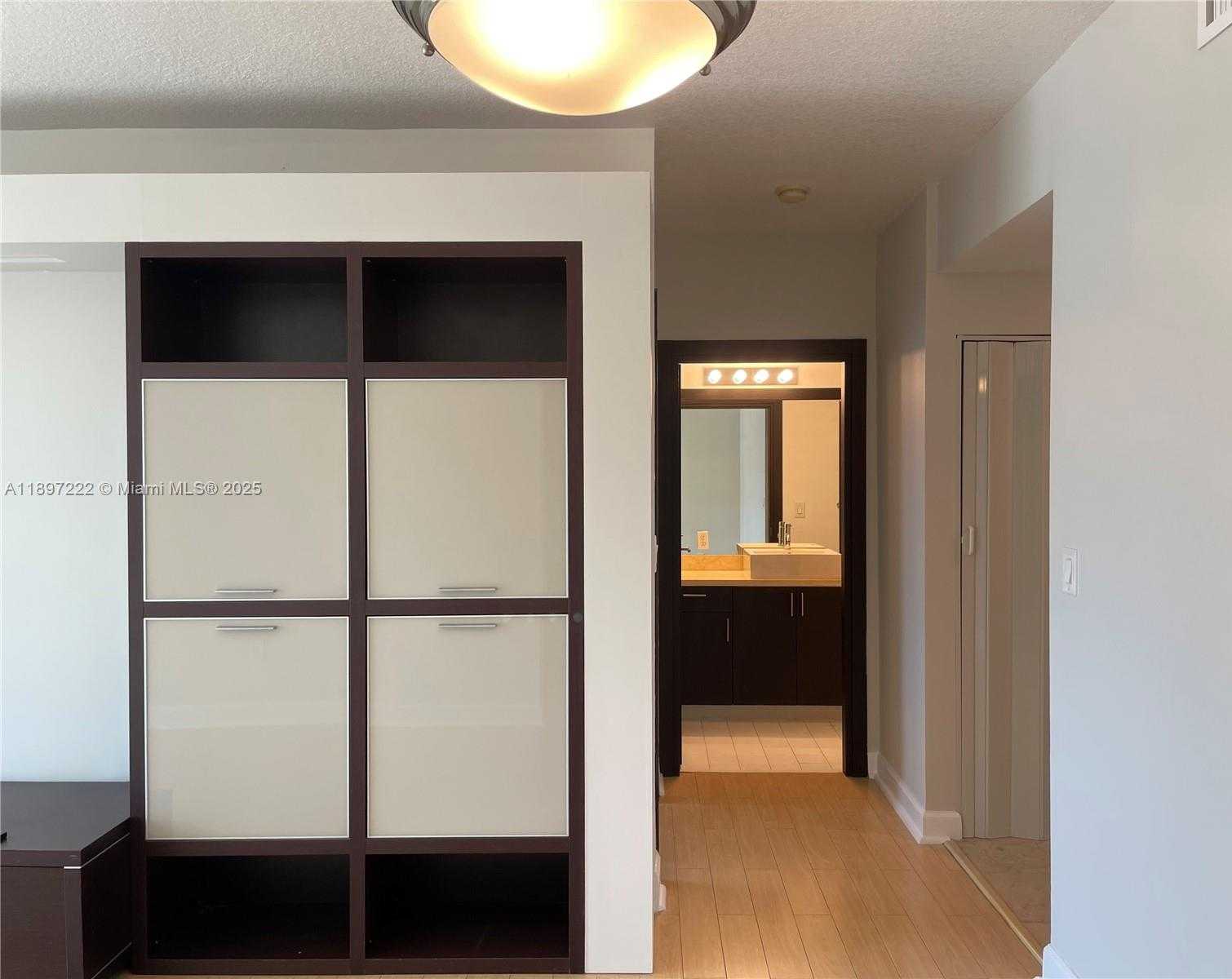 Small Image of 50 MENORES AVE #425, Coral Gables Number 8