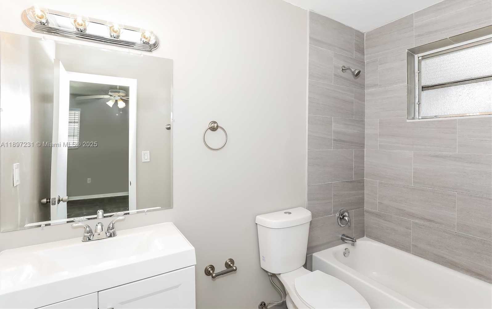 Small Image of 381 NORTH EAST 164TH ST, Miami Number 10