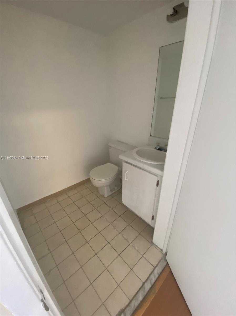 Small Image of 6045 NORTH WEST 186TH ST #305, Hialeah Number 5