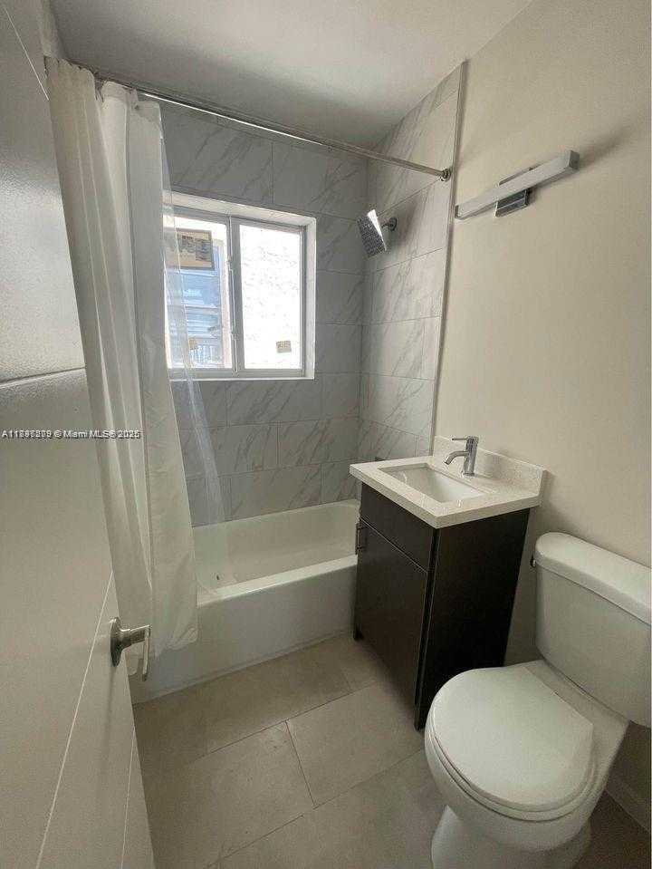 Small Image of 1525 MICHIGAN AVE #1, Miami Beach Number 6