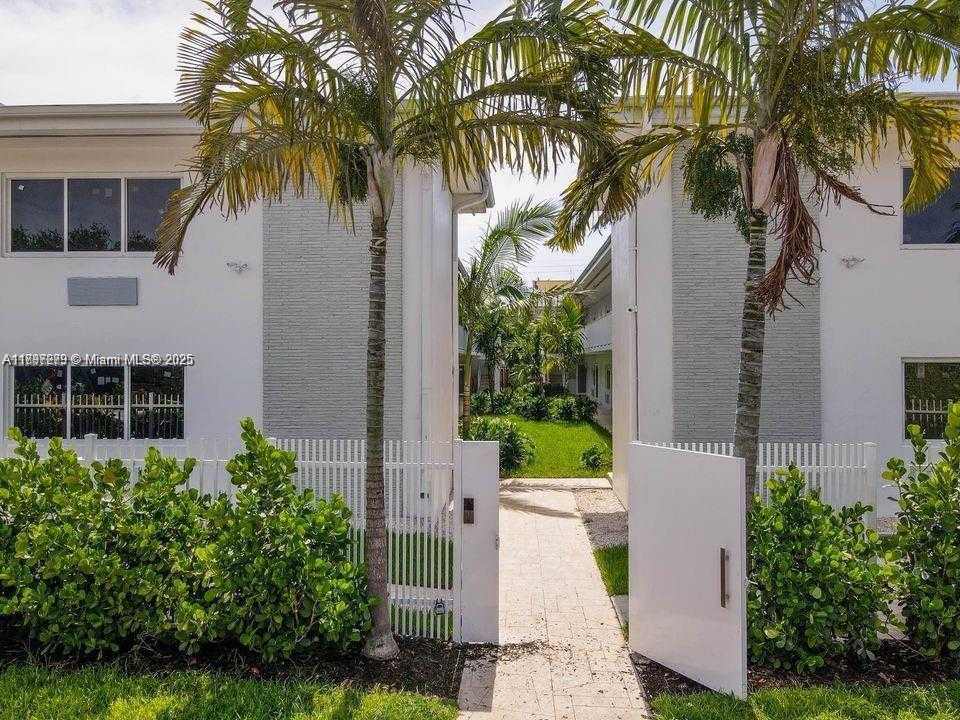 Small Image of 1525 MICHIGAN AVE #1, Miami Beach Number 8