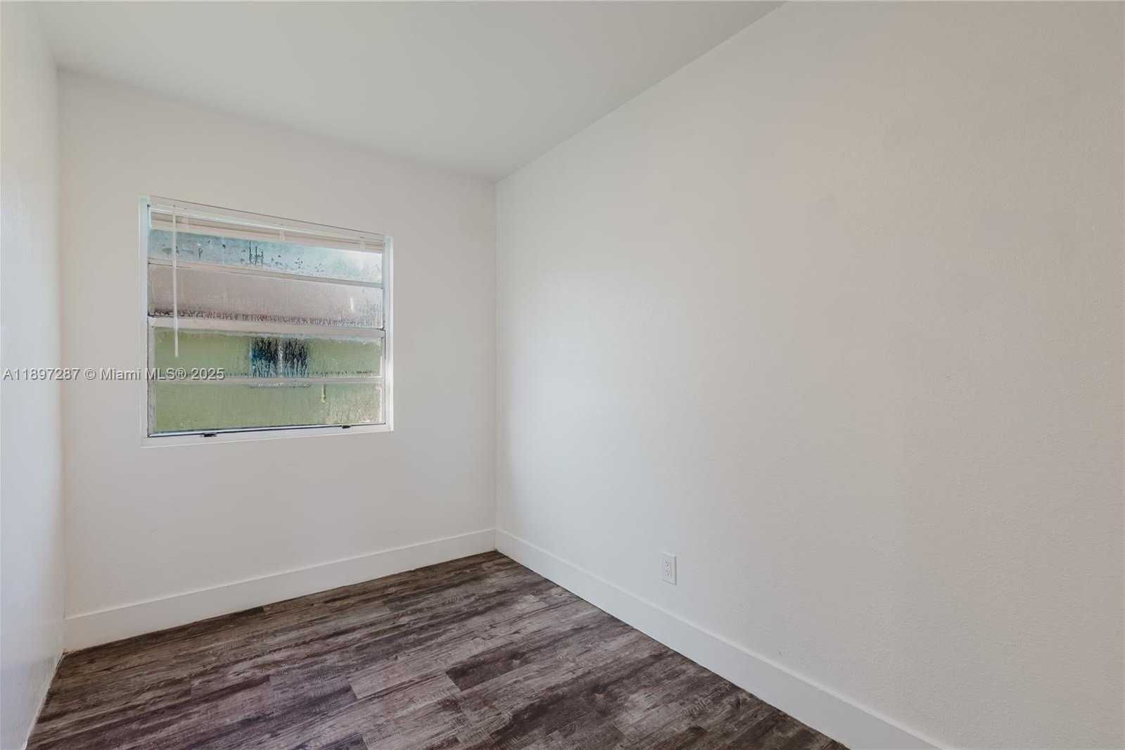 Small Image of 4338 NORTH WEST 24TH AVE, Miami Number 10