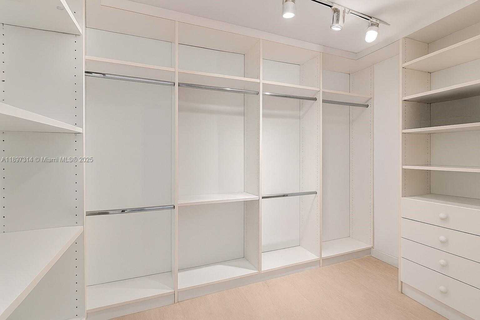 Small Image of 600 NORTH EAST 36TH ST #PH1, Miami Number 14