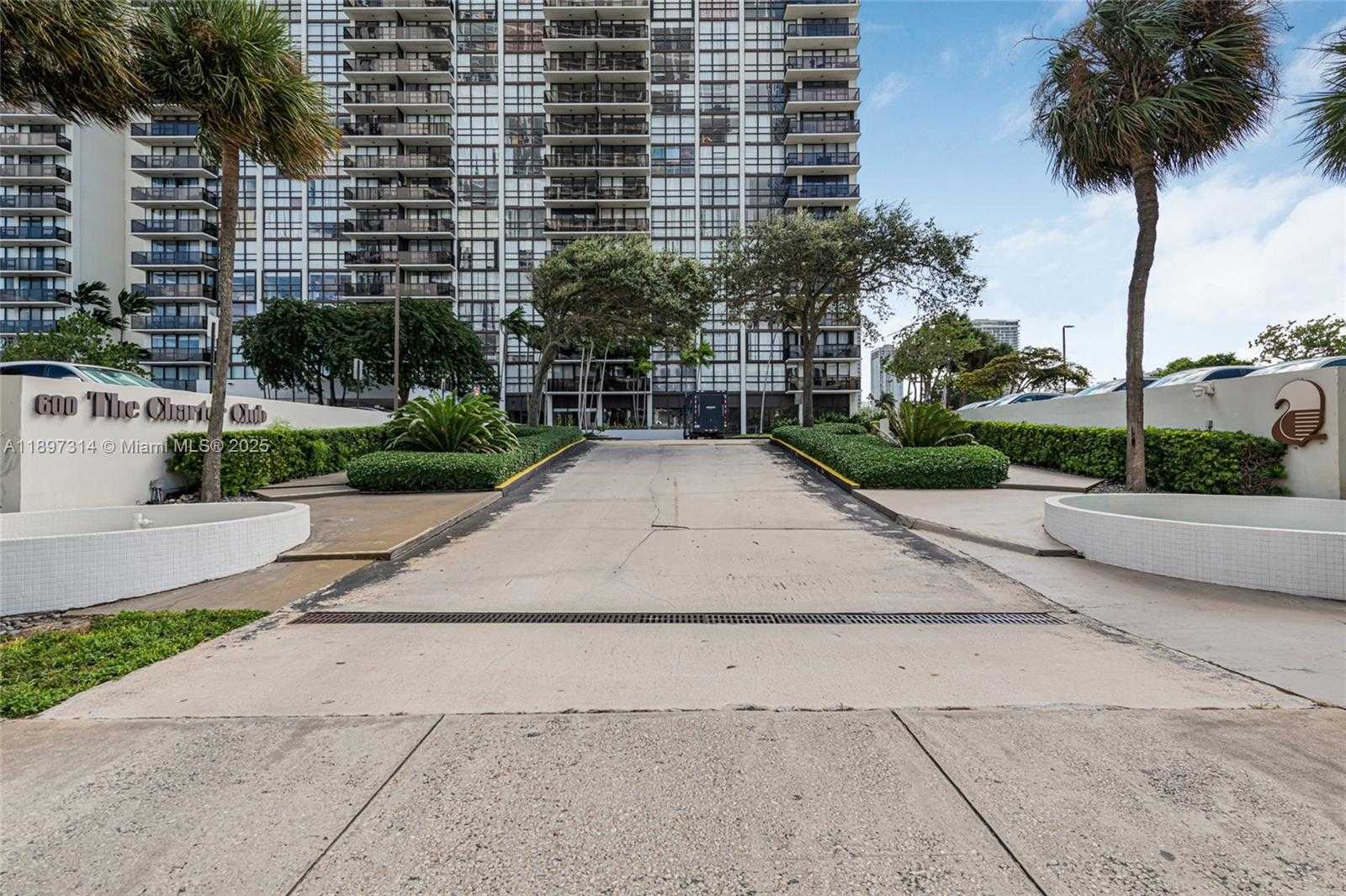 Small Image of 600 NORTH EAST 36TH ST #PH1, Miami Number 24
