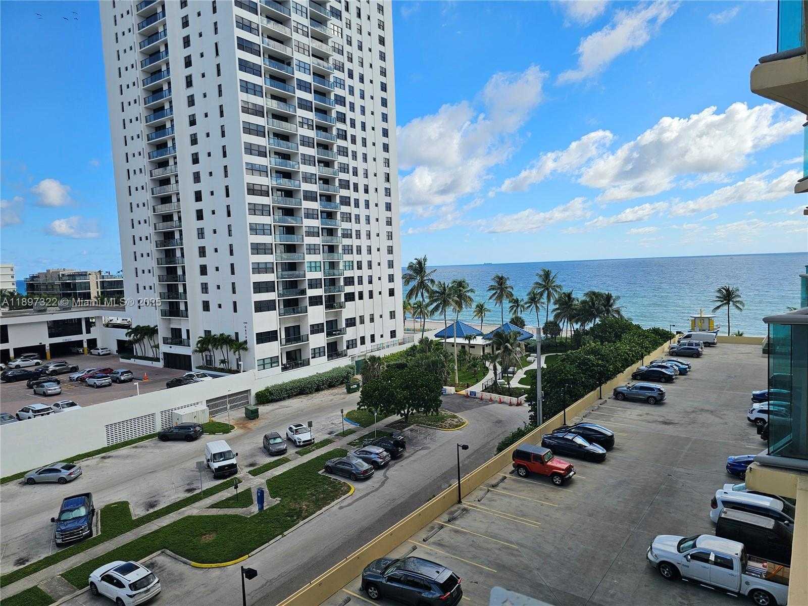 Small Image of 2501 SOUTH OCEAN DR (SEASON) #637, Hollywood Number 4