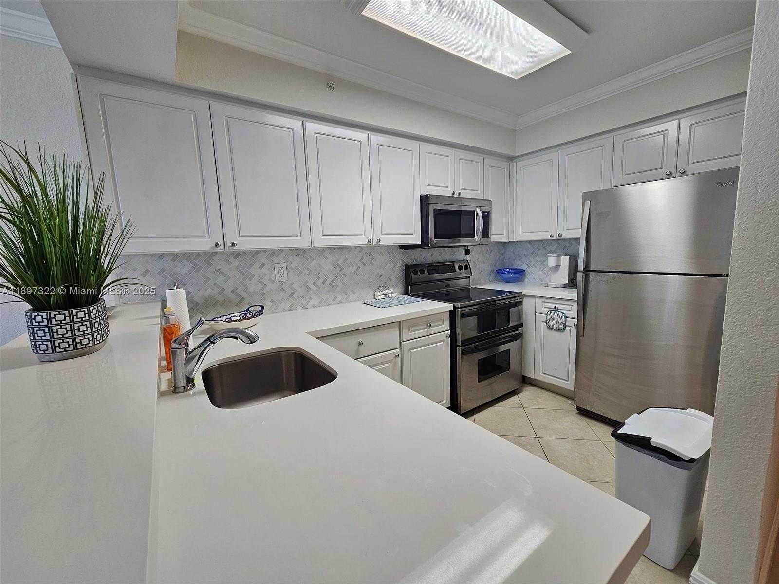 Small Image of 2501 SOUTH OCEAN DR (SEASON) #637, Hollywood Number 7