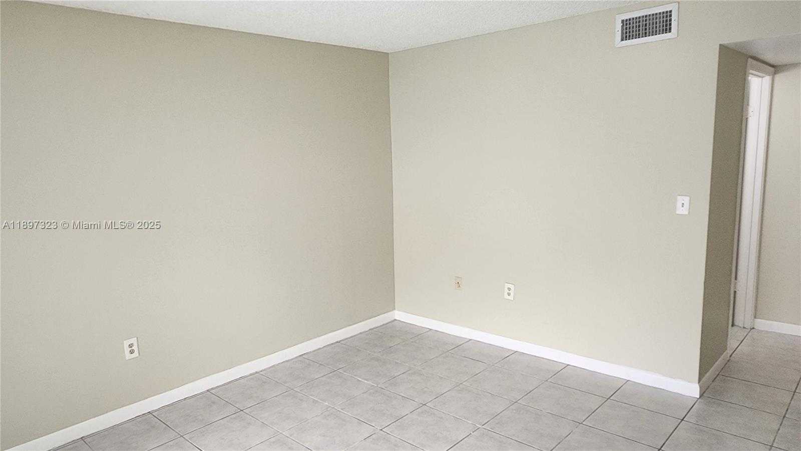 Small Image of 10628 SOUTH WEST 118TH PL #10628, Miami Number 15