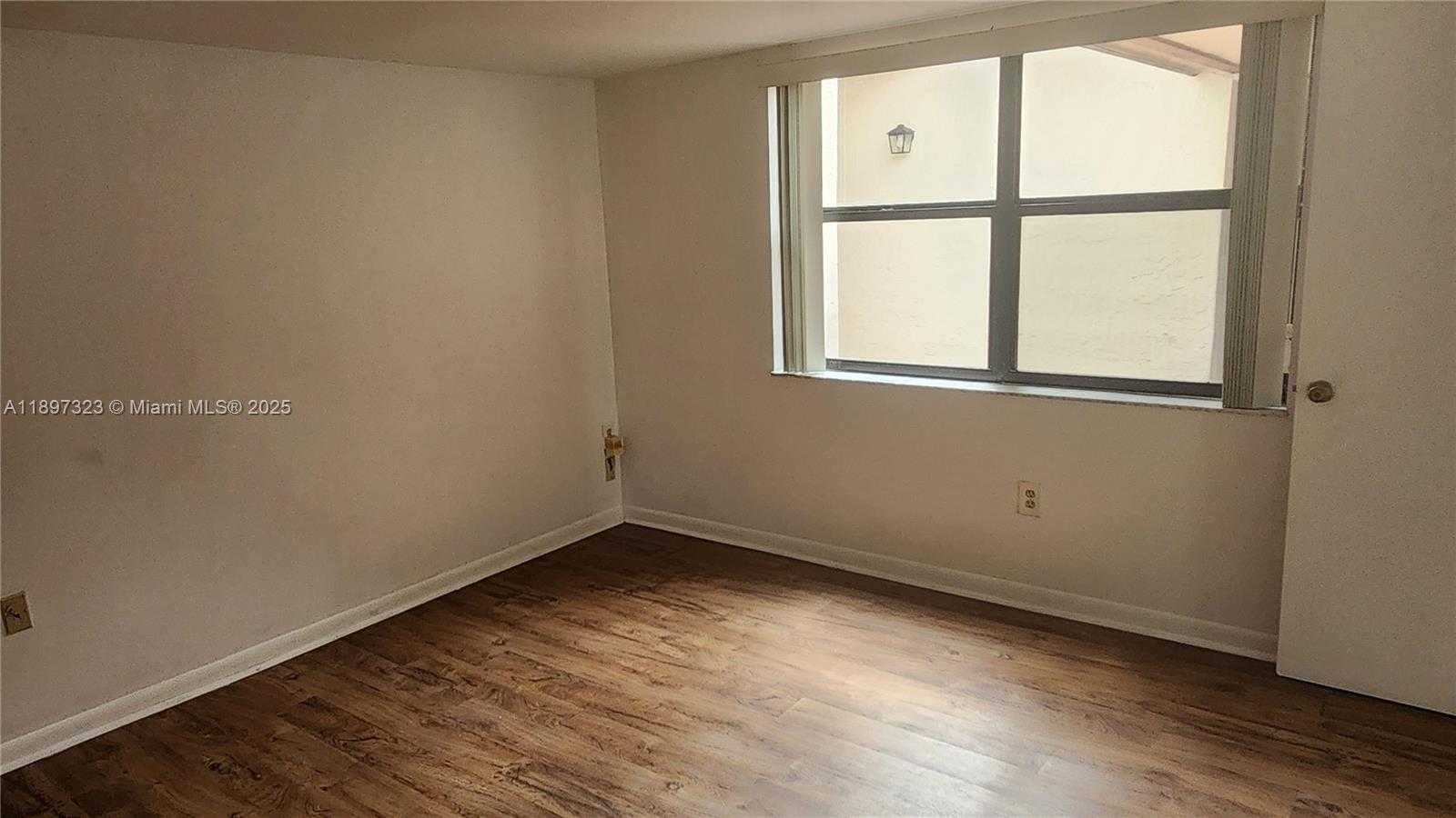 Small Image of 10628 SOUTH WEST 118TH PL #10628, Miami Number 18