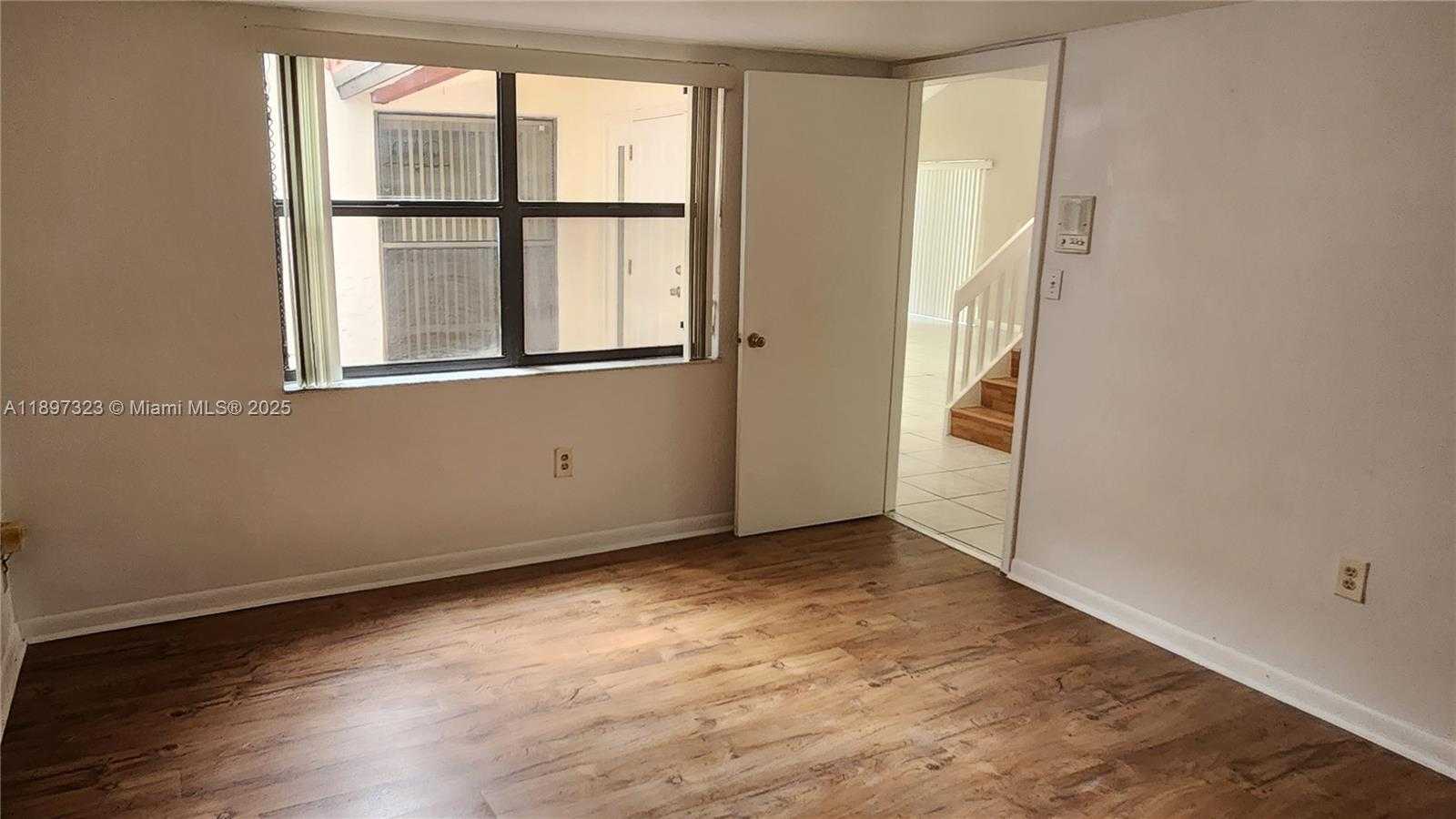 Small Image of 10628 SOUTH WEST 118TH PL #10628, Miami Number 19