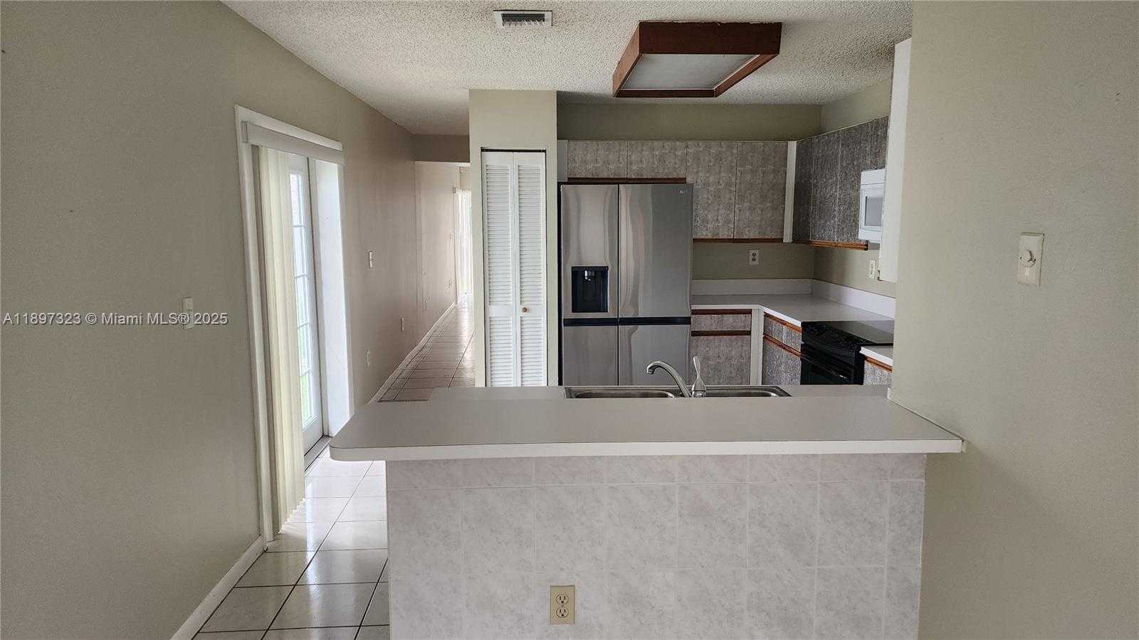Small Image of 10628 SOUTH WEST 118TH PL #10628, Miami Number 2