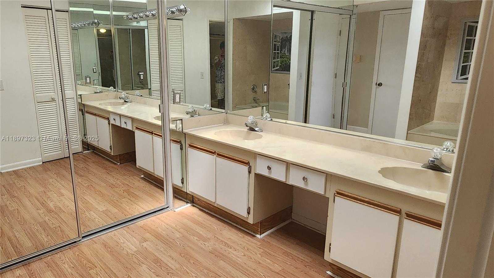 Small Image of 10628 SOUTH WEST 118TH PL #10628, Miami Number 28