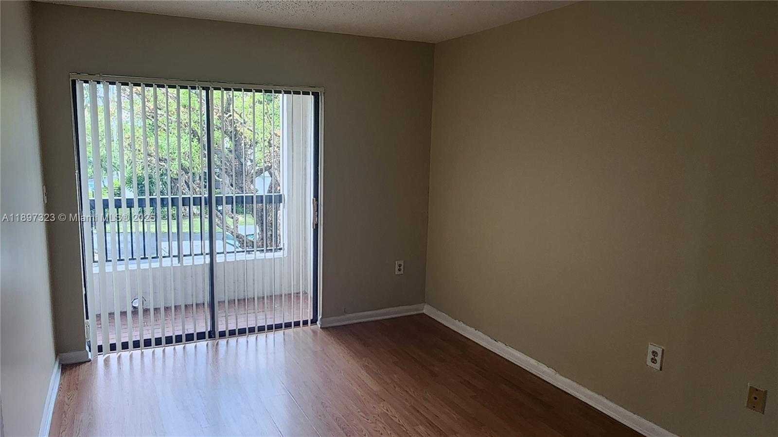 Small Image of 10628 SOUTH WEST 118TH PL #10628, Miami Number 32