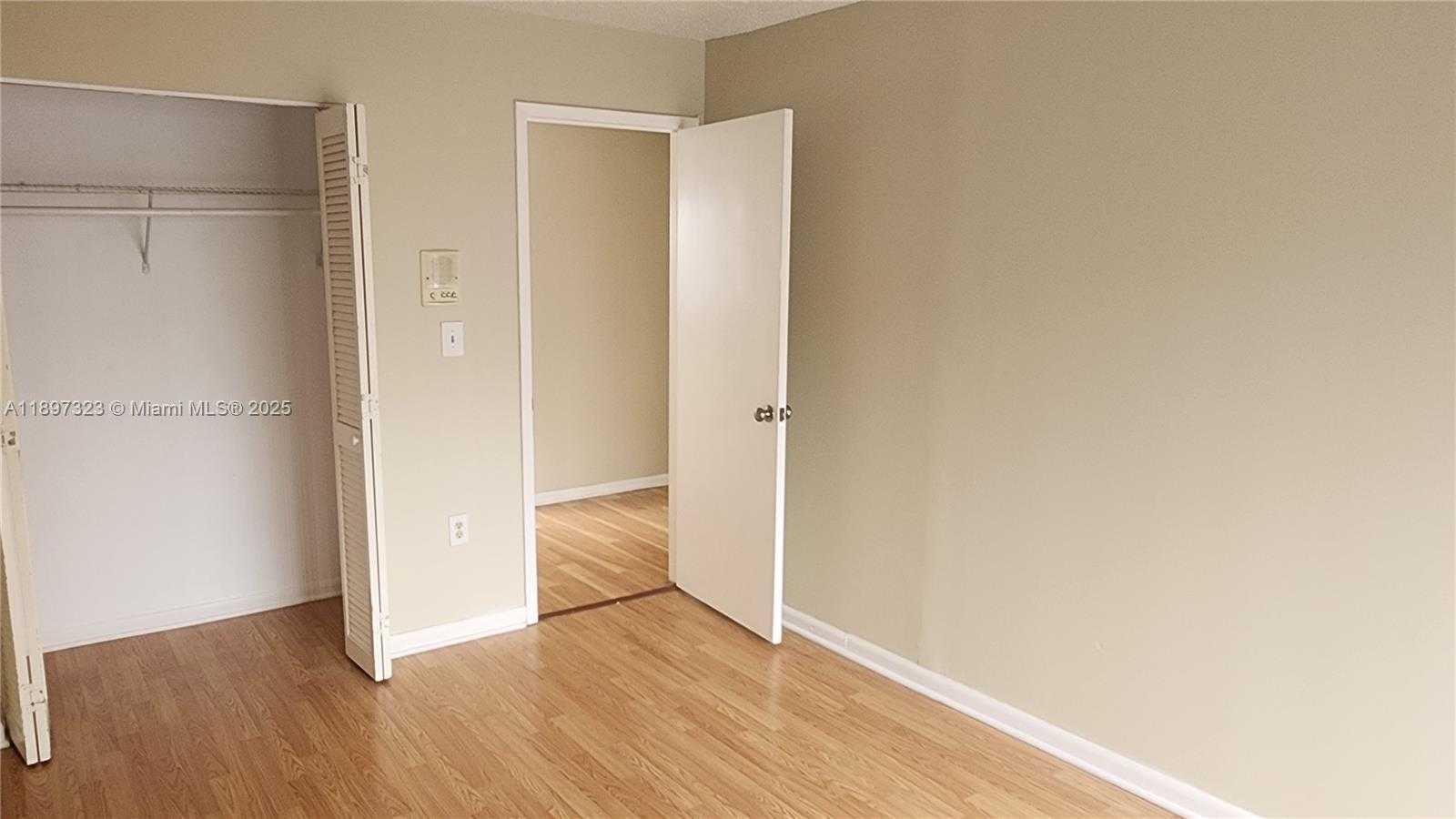 Small Image of 10628 SOUTH WEST 118TH PL #10628, Miami Number 33