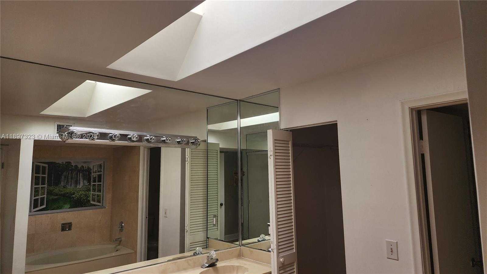 Small Image of 10628 SOUTH WEST 118TH PL #10628, Miami Number 37