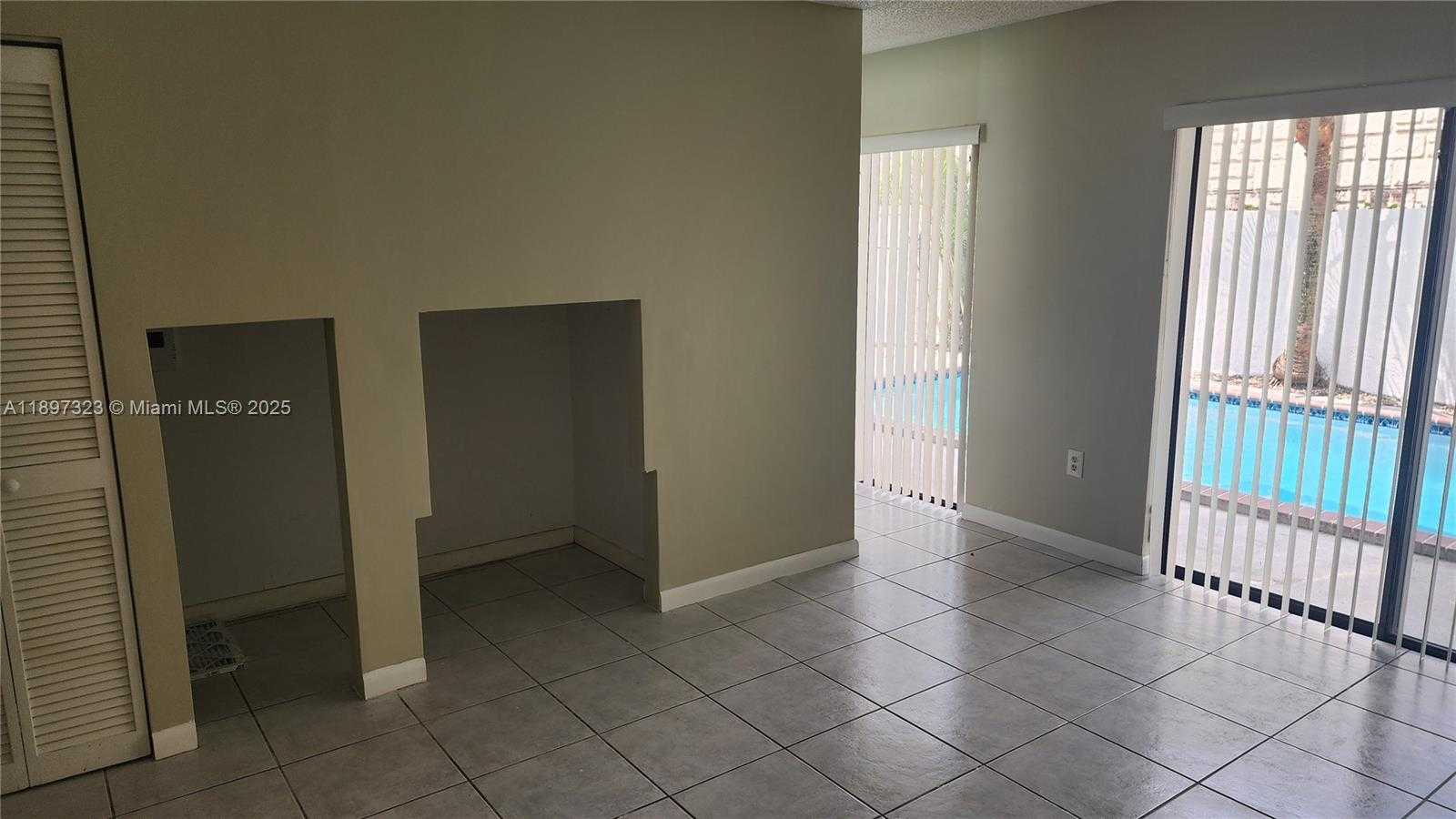 Small Image of 10628 SOUTH WEST 118TH PL #10628, Miami Number 38