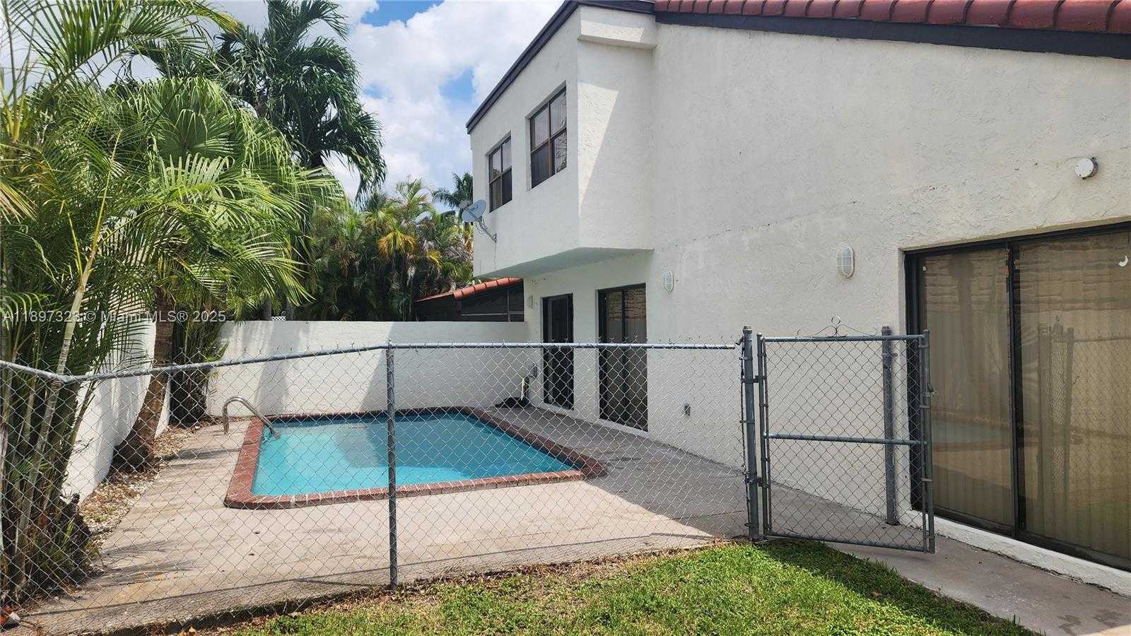 Small Image of 10628 SOUTH WEST 118TH PL #10628, Miami Number 42