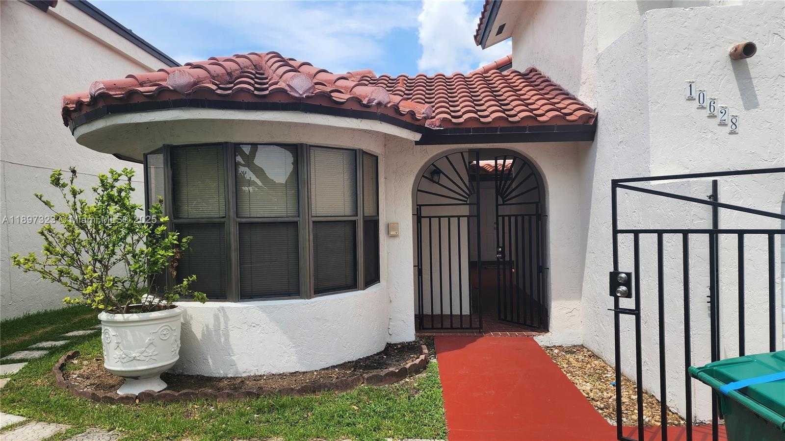 Small Image of 10628 SOUTH WEST 118TH PL #10628, Miami Number 45