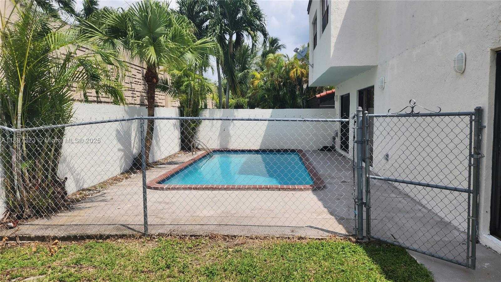 Small Image of 10628 SOUTH WEST 118TH PL #10628, Miami Number 52