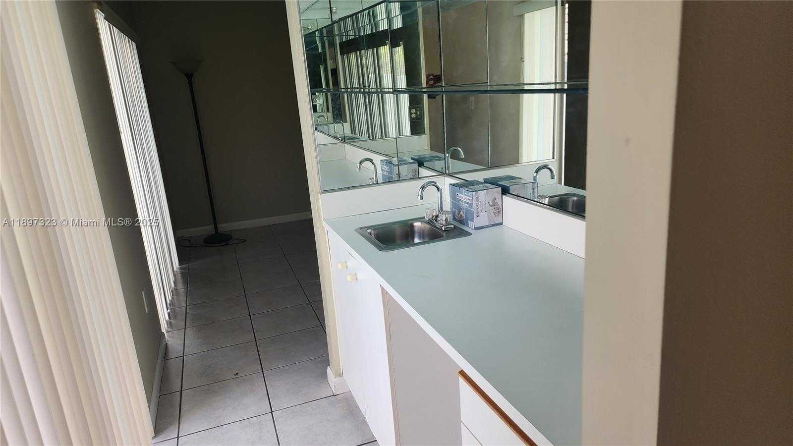 Small Image of 10628 SOUTH WEST 118TH PL #10628, Miami Number 53