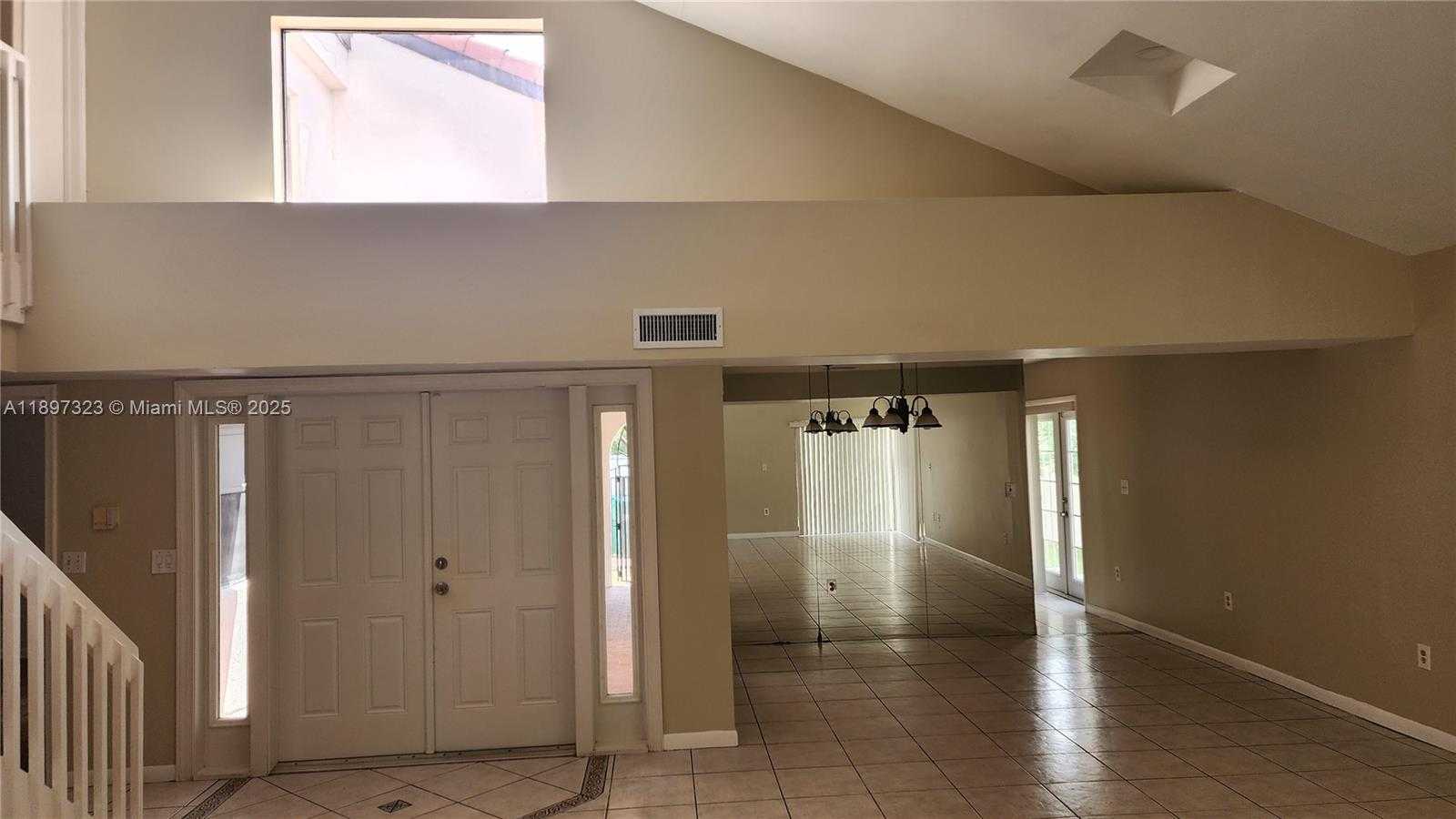 Small Image of 10628 SOUTH WEST 118TH PL #10628, Miami Number 56