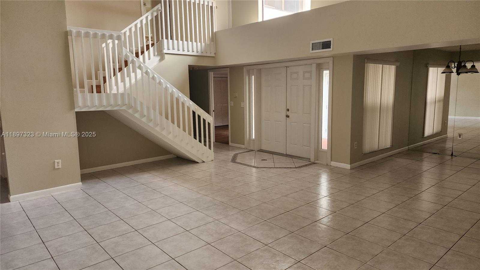 Small Image of 10628 SOUTH WEST 118TH PL #10628, Miami Number 9