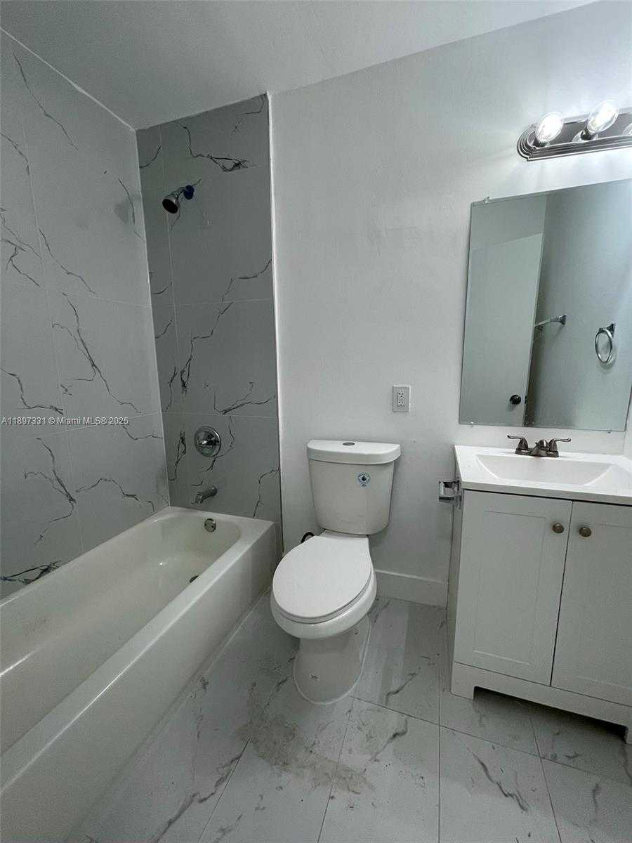 Small Image of 1842 MADISON ST #1, Hollywood Number 12