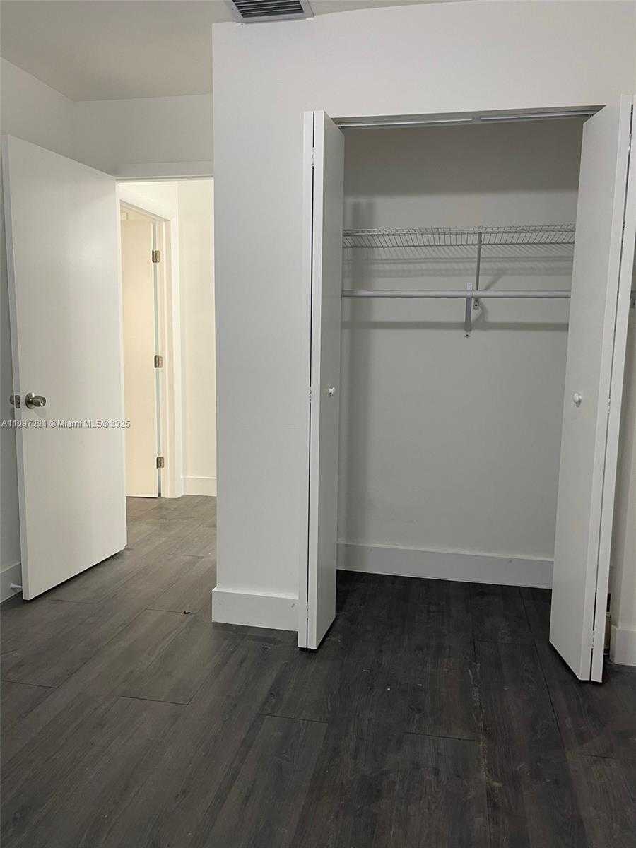 Small Image of 1842 MADISON ST #1, Hollywood Number 14