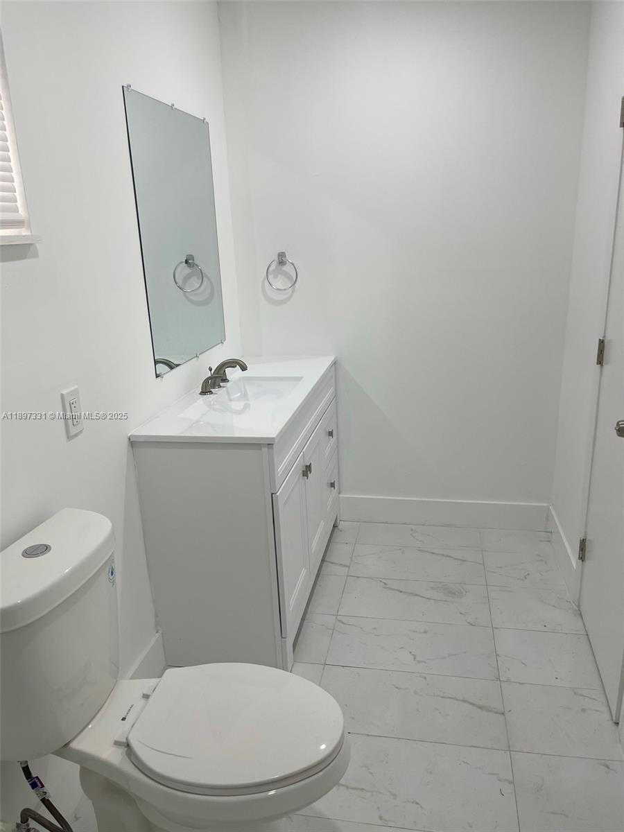 Small Image of 1842 MADISON ST #1, Hollywood Number 18