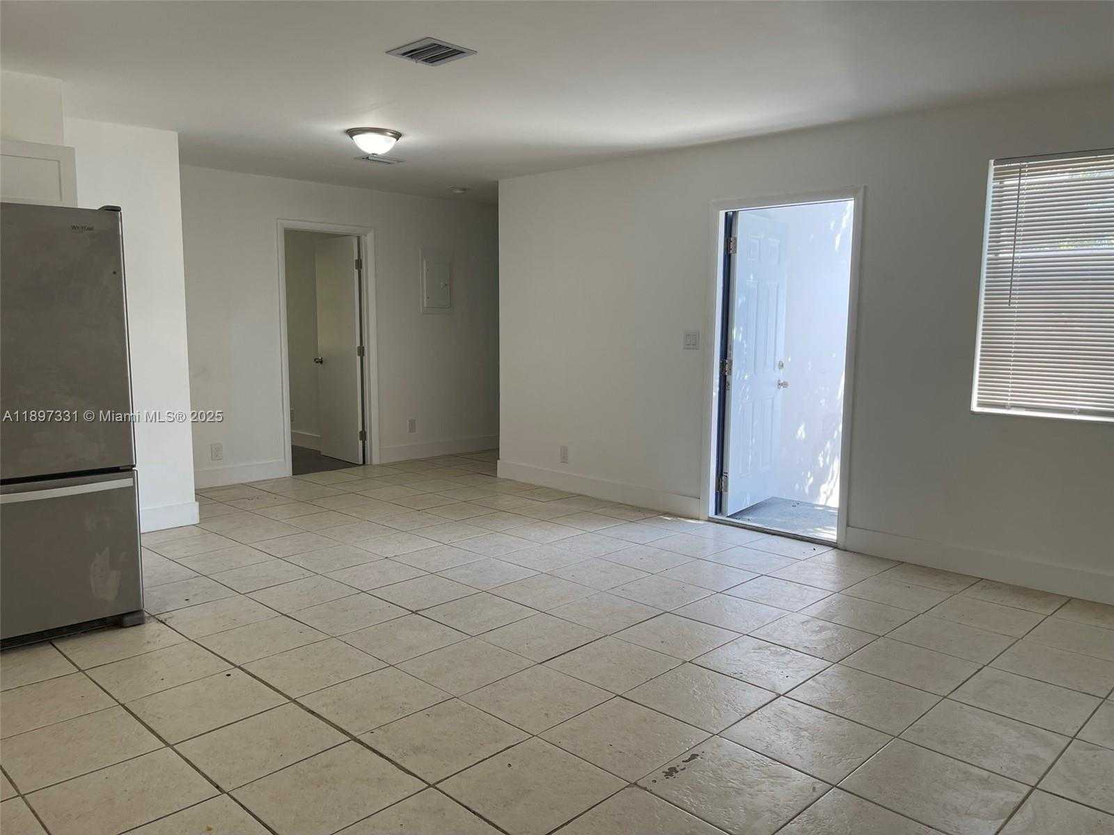 Small Image of 1842 MADISON ST #1, Hollywood Number 21