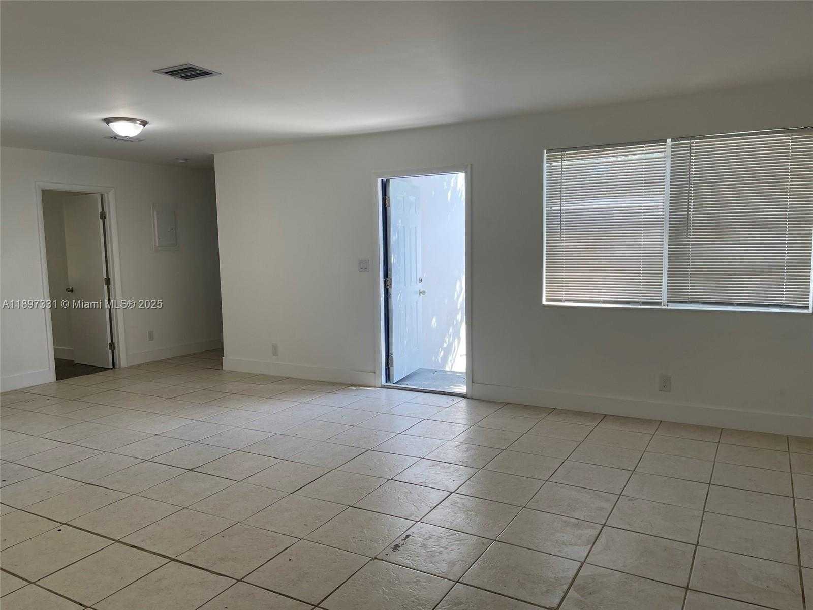 Small Image of 1842 MADISON ST #1, Hollywood Number 23