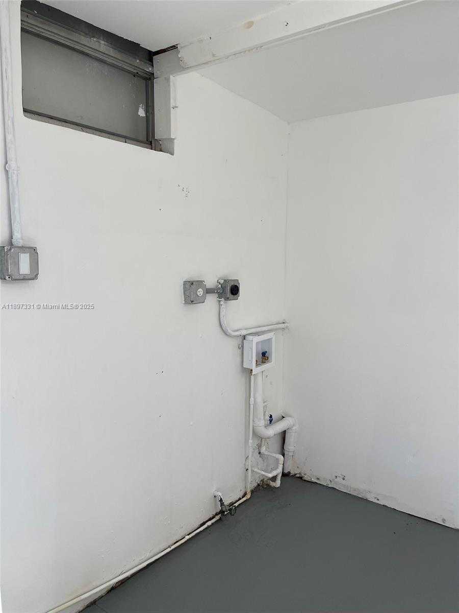 Small Image of 1842 MADISON ST #1, Hollywood Number 26