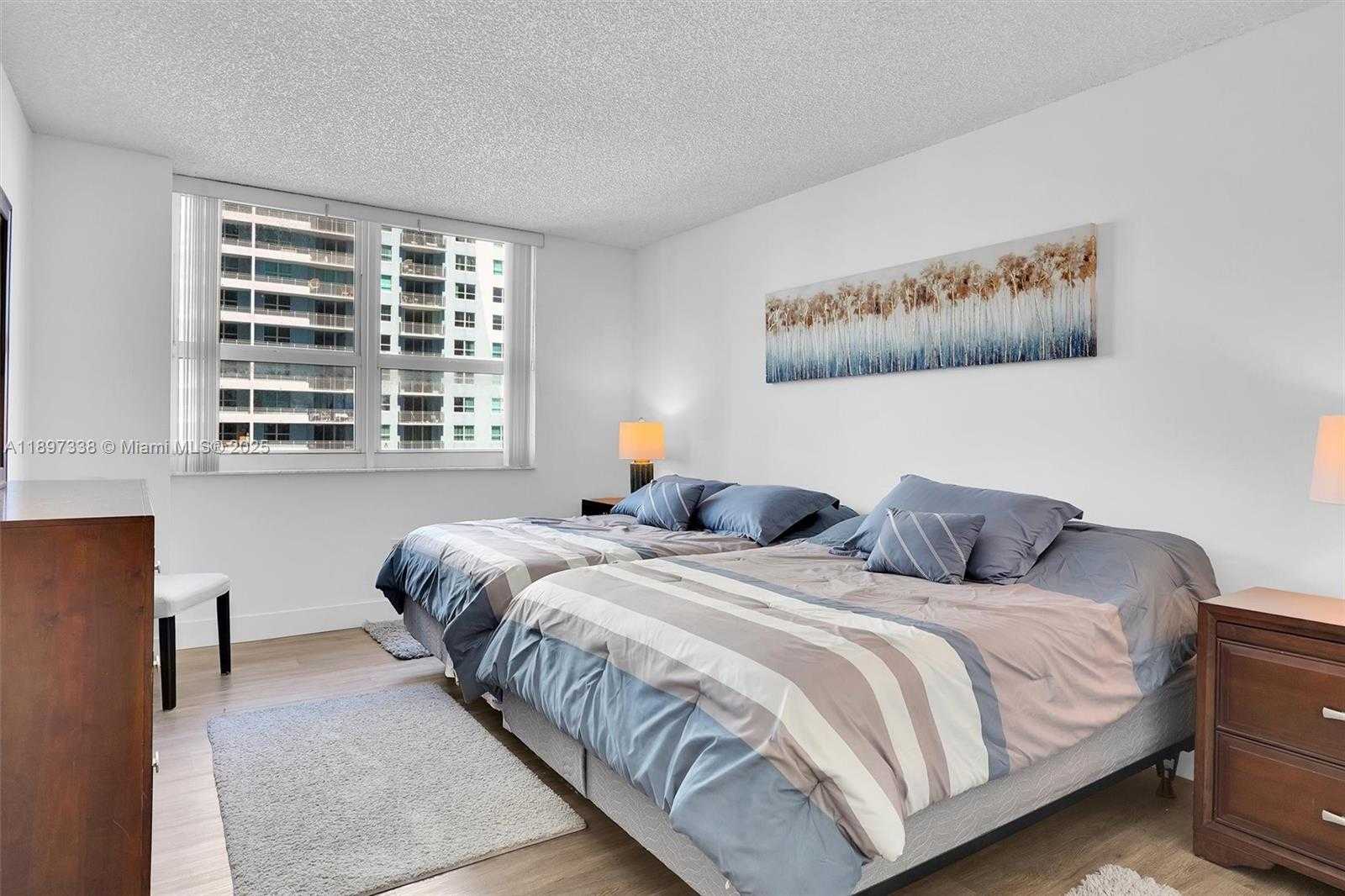 Small Image of 1155 BRICKELL BAY DR #1702, Miami Number 10