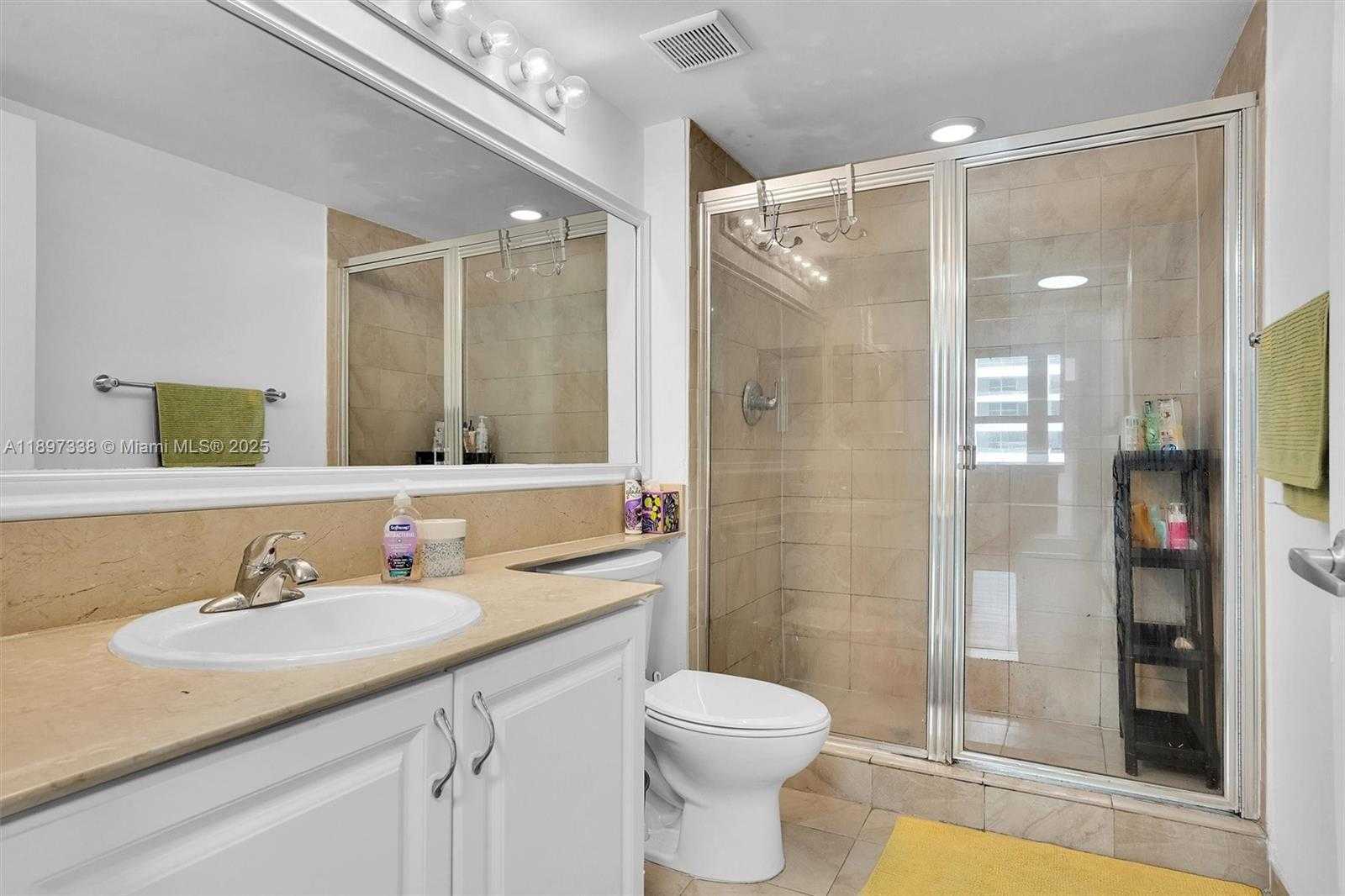 Small Image of 1155 BRICKELL BAY DR #1702, Miami Number 12