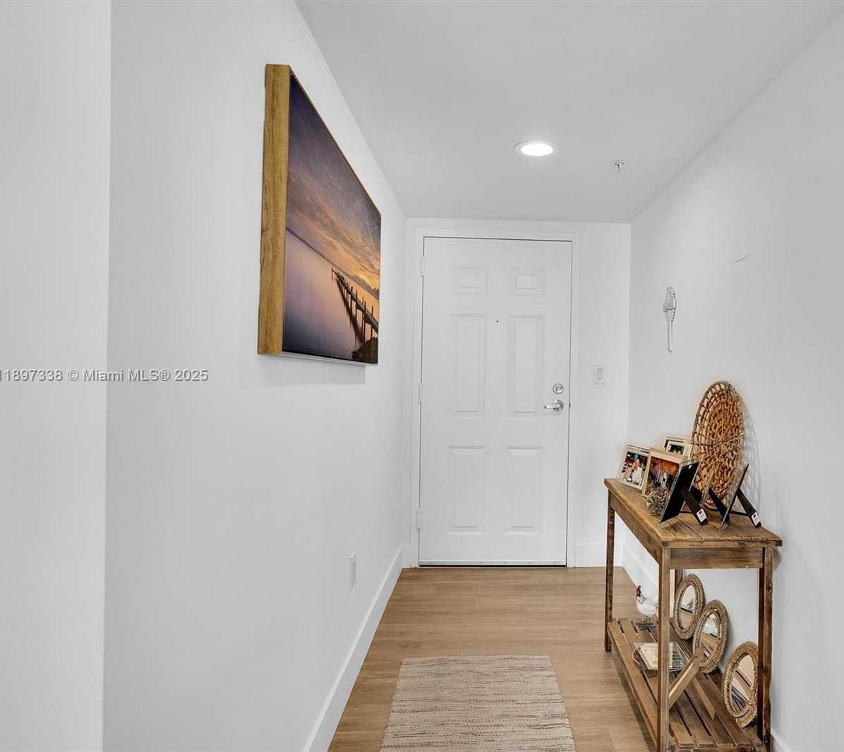 Small Image of 1155 BRICKELL BAY DR #1702, Miami Number 2
