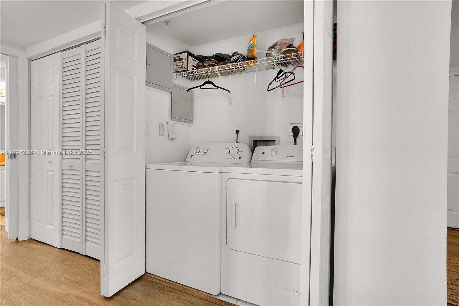 Small Image of 1155 BRICKELL BAY DR #1702, Miami Number 8