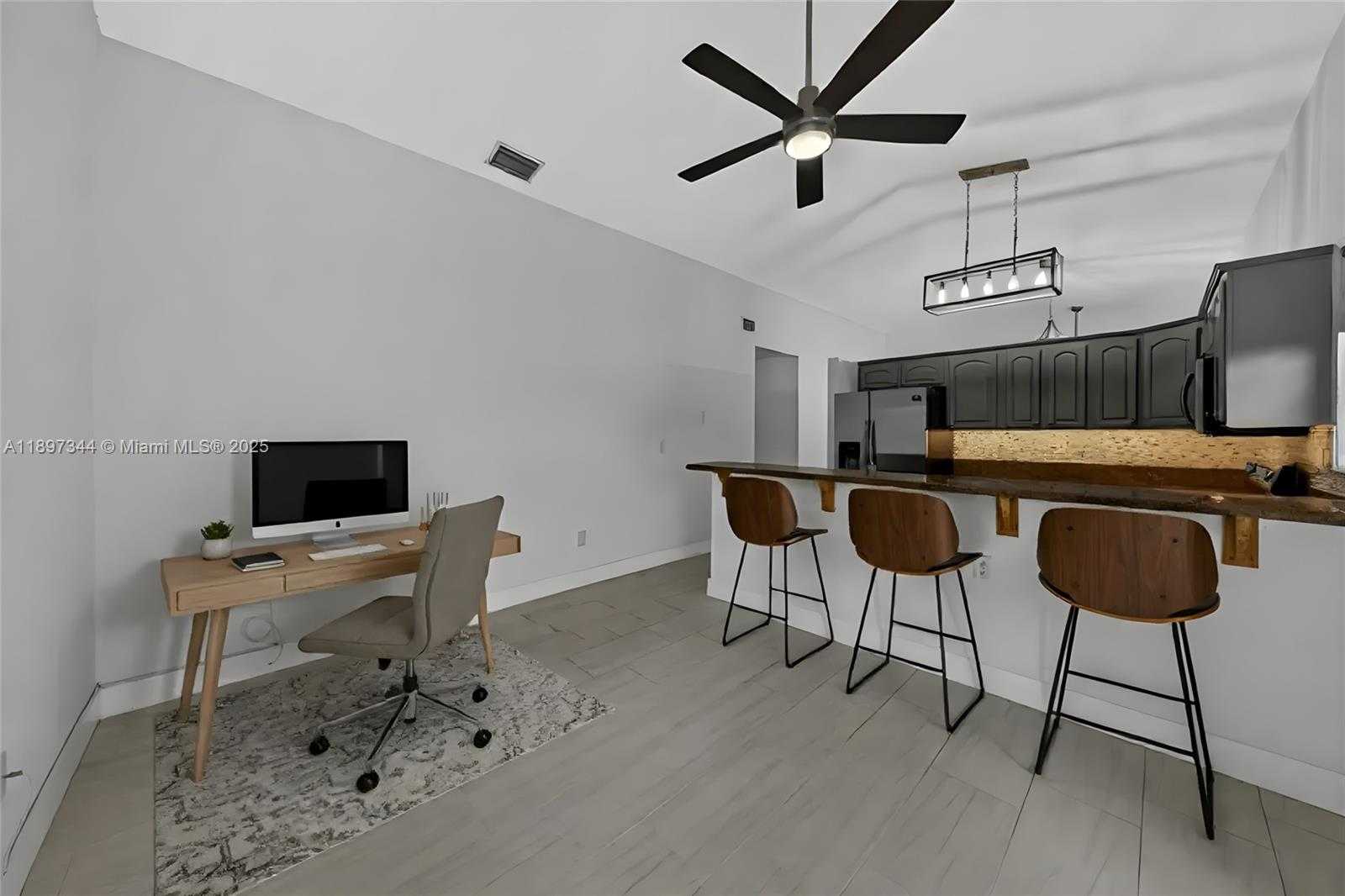 Small Image of 15140 BRISTOL LN, Davie Number 14