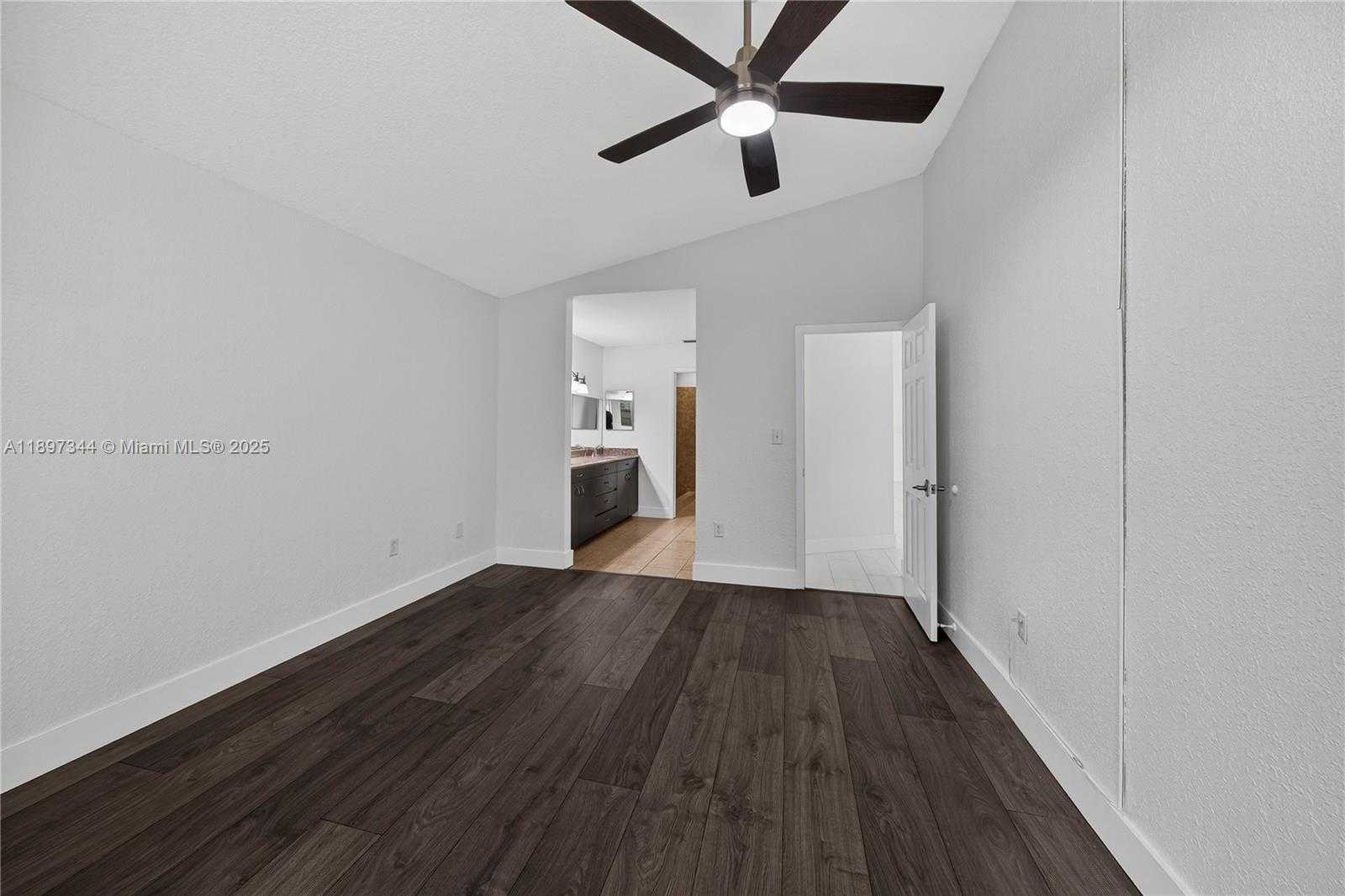 Small Image of 15140 BRISTOL LN, Davie Number 18