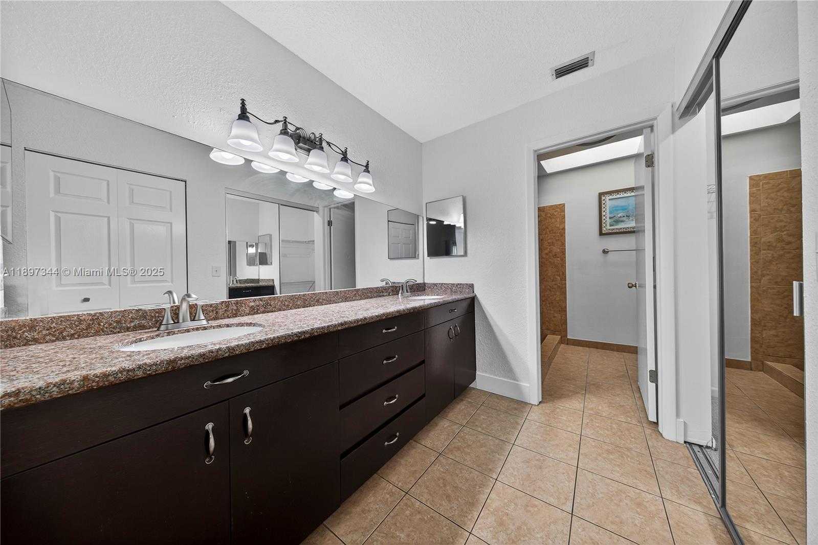 Small Image of 15140 BRISTOL LN, Davie Number 19