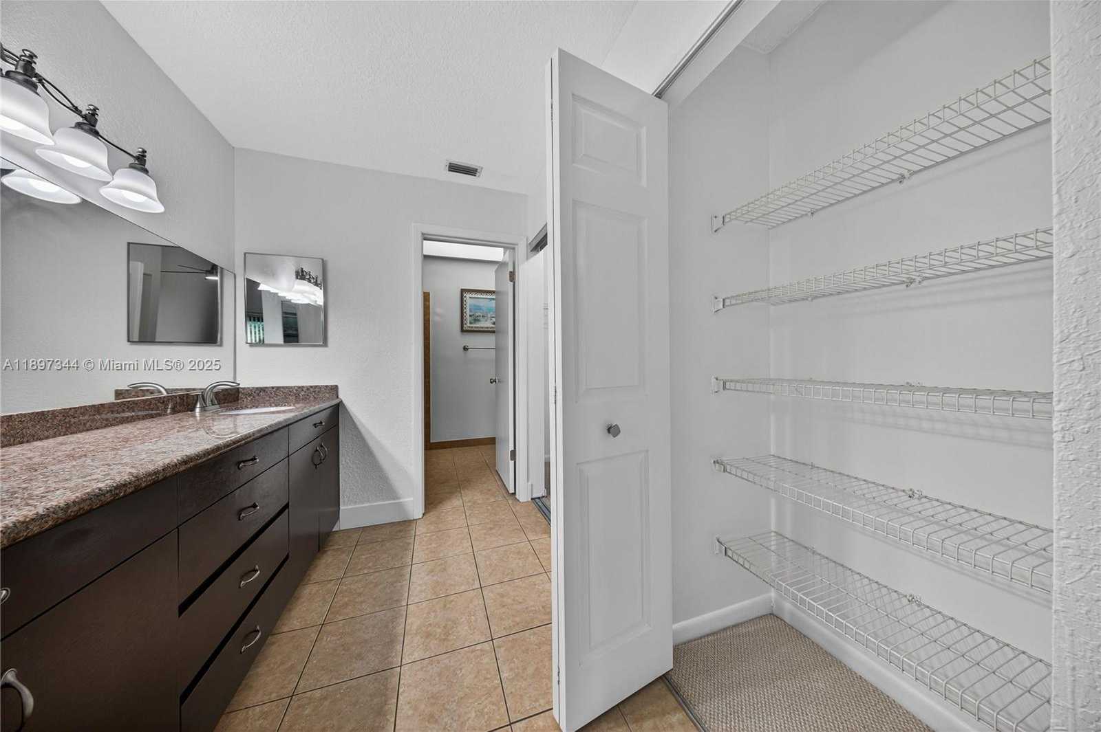 Small Image of 15140 BRISTOL LN, Davie Number 20