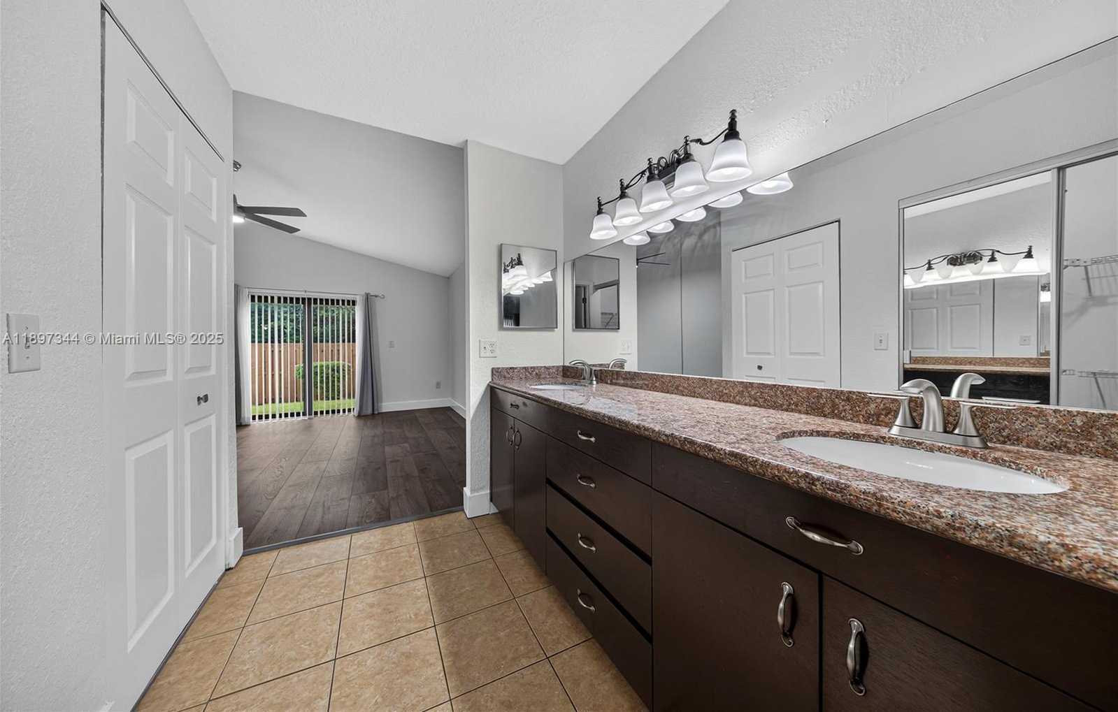 Small Image of 15140 BRISTOL LN, Davie Number 22