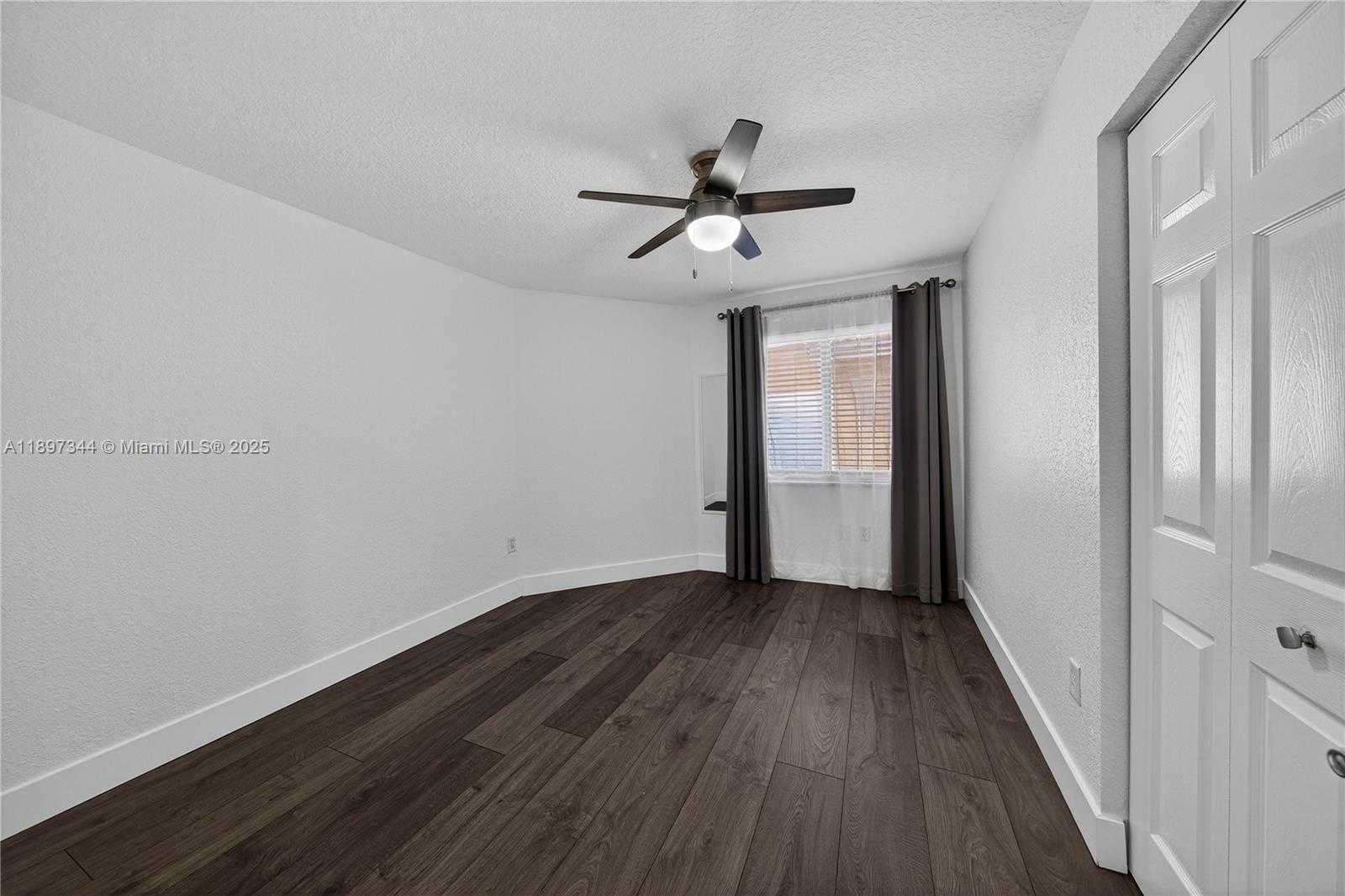 Small Image of 15140 BRISTOL LN, Davie Number 25