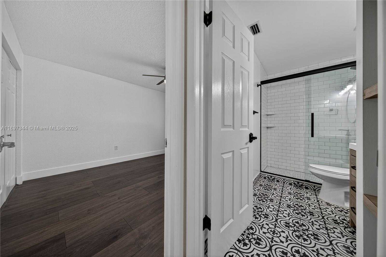 Small Image of 15140 BRISTOL LN, Davie Number 26