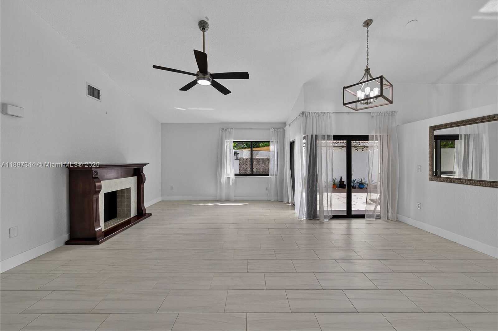 Small Image of 15140 BRISTOL LN, Davie Number 3