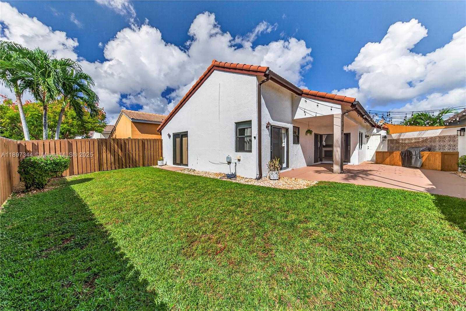 Small Image of 15140 BRISTOL LN, Davie Number 33