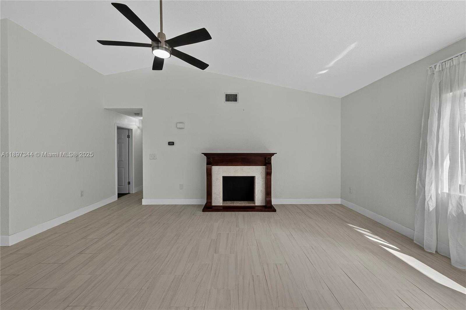 Small Image of 15140 BRISTOL LN, Davie Number 7